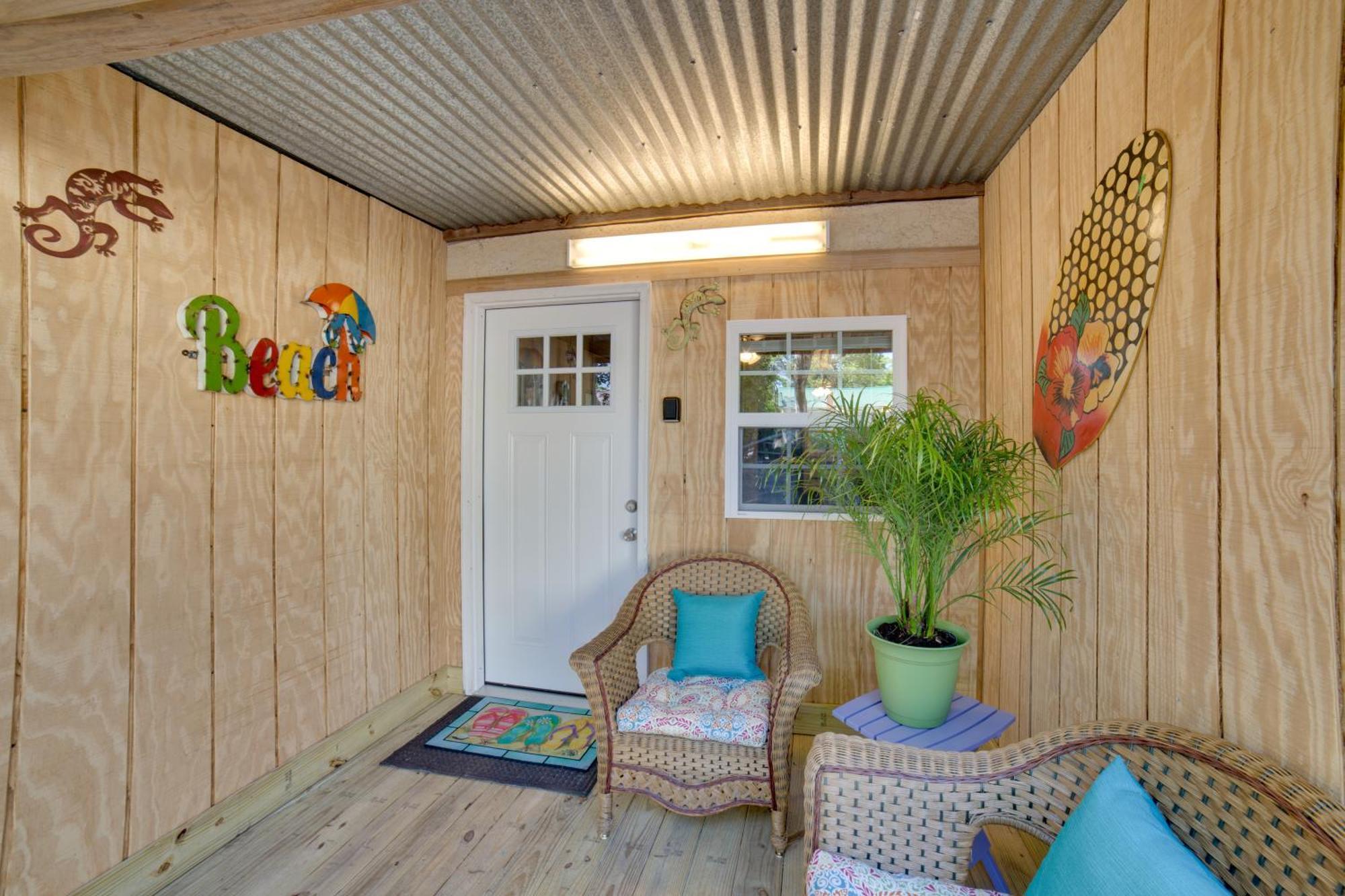 Ocean Isle Beach Studio With Patio - 1 Mi To Pier! Bagian luar foto