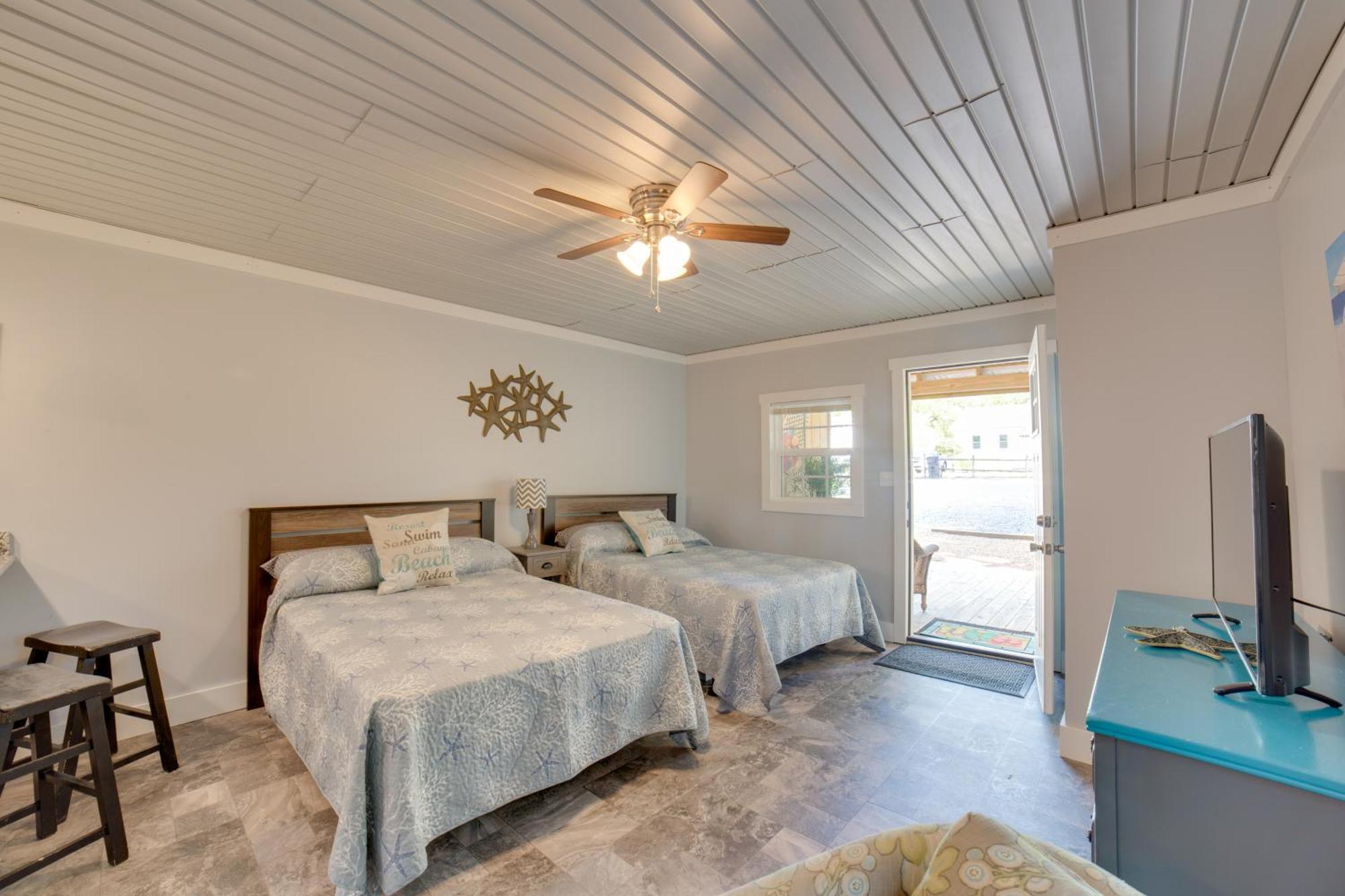 Ocean Isle Beach Studio With Patio - 1 Mi To Pier! Bagian luar foto
